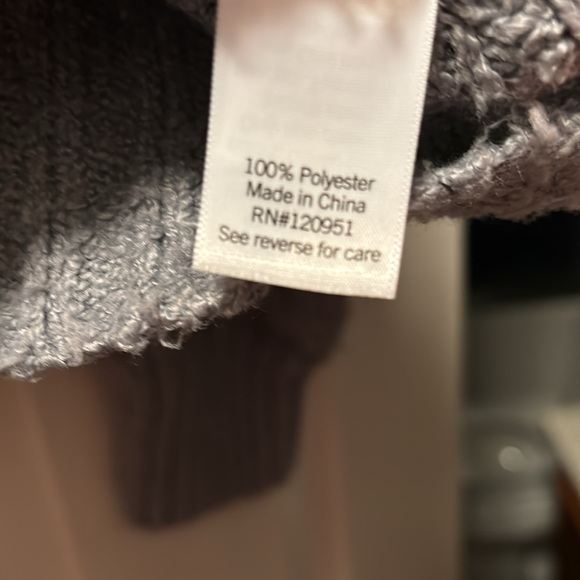 SO grey soft v neck sweater size large - Picture 4 of 5